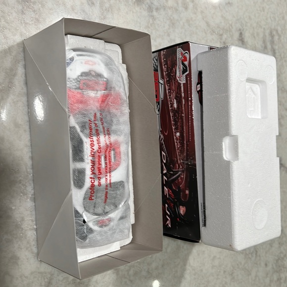 1:24 Scale Stock Car - Dale Jr - Picture 4 of 4